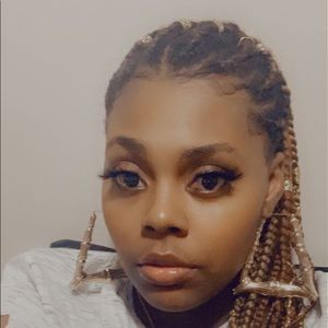 Meet your Posher, Imani